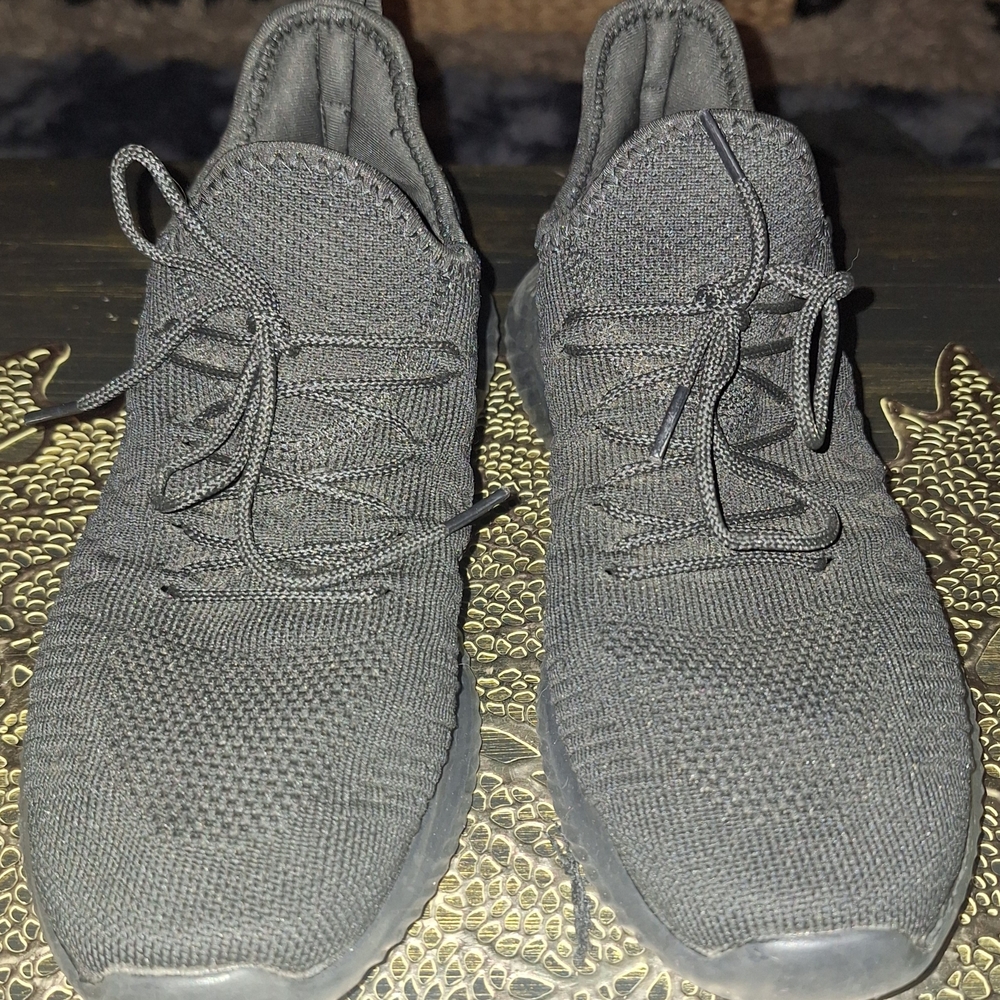 Amazon Men's Charcoal Knit Sneakers